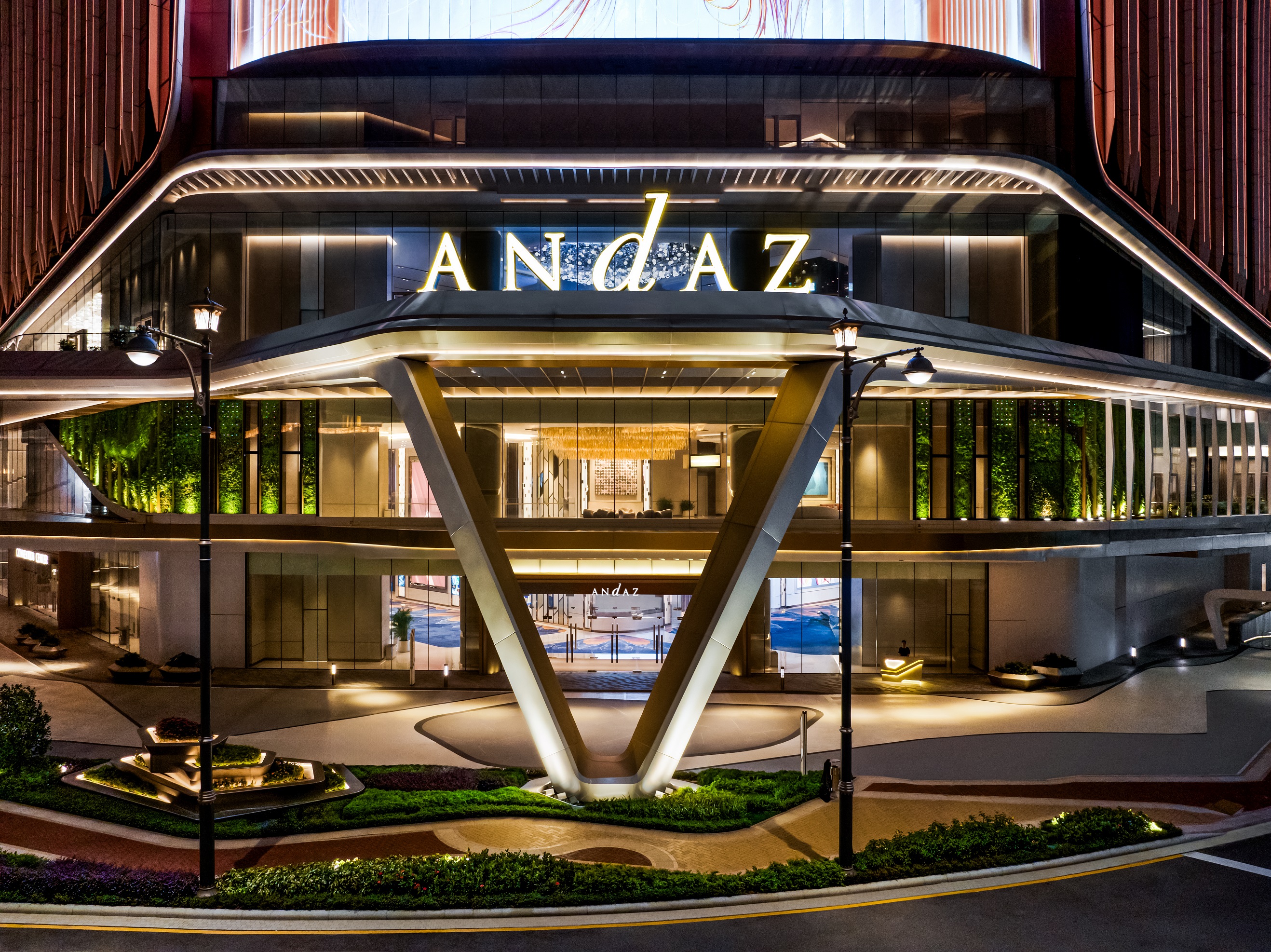 Andaz Macau named ‘Best New Hotel in China’ at the TTG China Travel Awards.