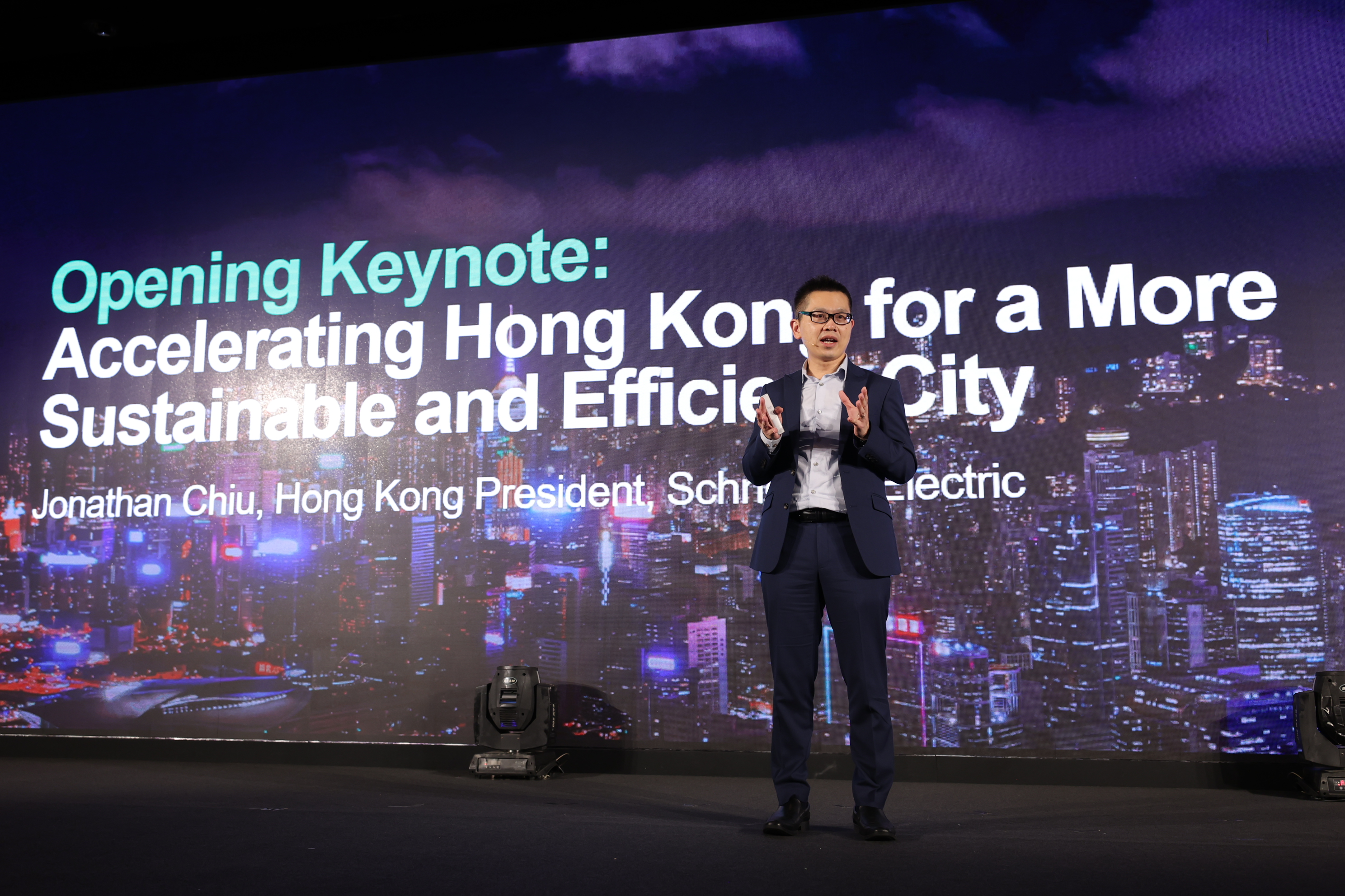 Jonathan Chiu, President, Schneider Electric Hong Kong shared unique insights into sustainability trends and latest industry cases.