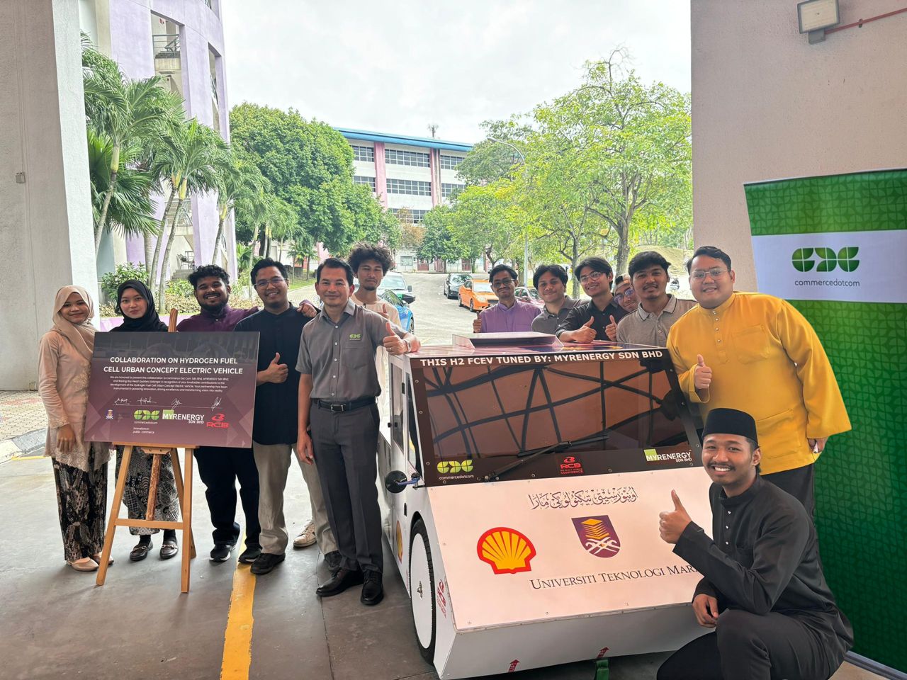 Hafidz Bin Ahmad Zehnun, VP of Corporate Planning & Communication, at CDC (center), with the UiTM team and their hydrogen-powered vehicle at the flag-off in UiTM Shah Alam for Shell Eco-Marathon 2025 in Doha, Qatar