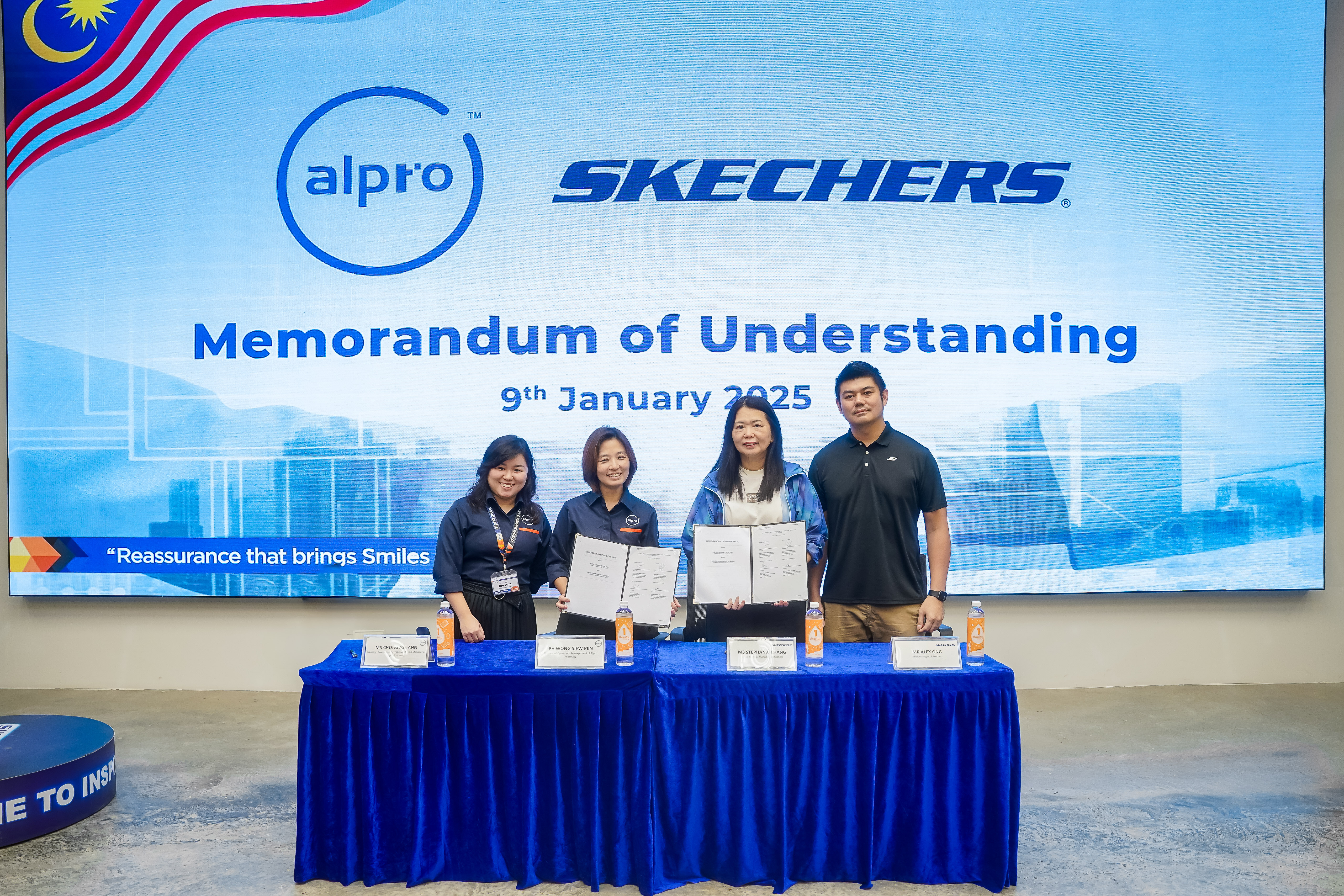 (From left: Ms. Joe Ann Chong (Branding Promotion & Trade Marketing Manager of Alpro Group), Ms. Wong Siew Piin (Operation Director of Alpro Group), Stephanie Chang (Senior General Manager of Skechers Malaysia), Alex Ong (Sales Account Manager of Skechers Malaysia) )