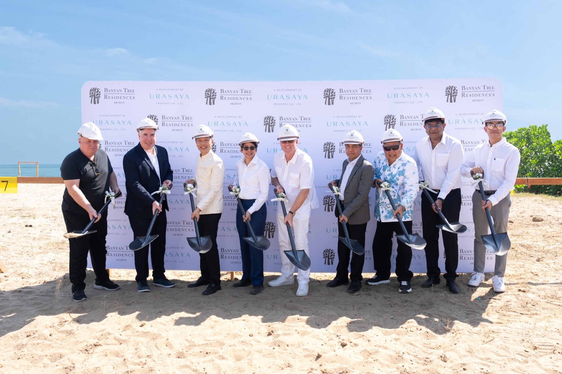 From left to right; Bill Barnett, Managing Director C9 Hotelworks, Stuart Reading, SVP Deputy Chief Executive Officer Banyan Tree Residences, Witthaya Kiawrot, Deputy Governor of NST, Warin Chinnawong, Chief Executive of the Nakhon Si Thammarat Provincal Administrative Organization, Gary Bowen, Managing Director of Urasaya Property, Sophon Suwannarat, Phuket Governor, Thammawat Wongchareonyot, The president of Sports Association of Phuket Province, Ravi Chandran, Executive Director of Urasaya Property, Montri Manator, Director of TAT Nakhon Si Thammarat