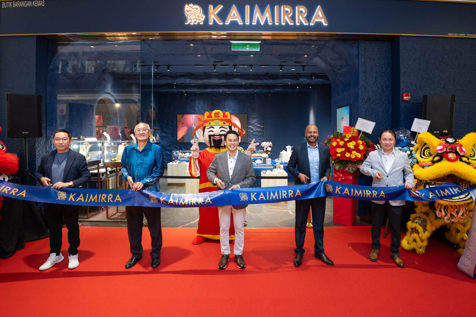 Ribbon Cutting Ceremony lead by Mr. Tay (CFO of Kaimirra), Datuk Lee (Director of Impian Ekspresi), Mr. Joshua (Co-Founder of Kaimirra), Mr. Rahul (CEO of Kaimirra), Mr. Ren (COO of Kaimirra) - standing sequence from left to right.